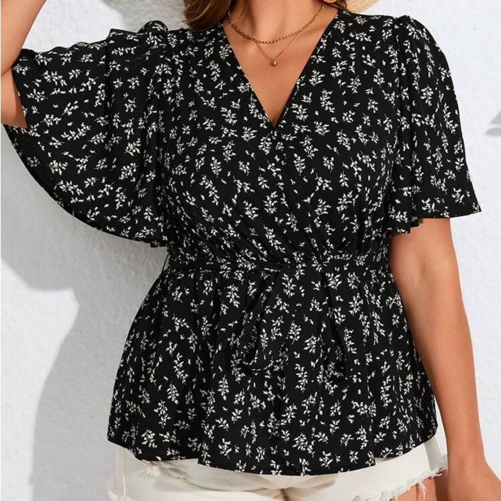 SHEIN Black and White Floral Blouse